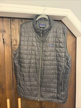 Patagonia Quilted Lightweight Vest - Charcoal Gray